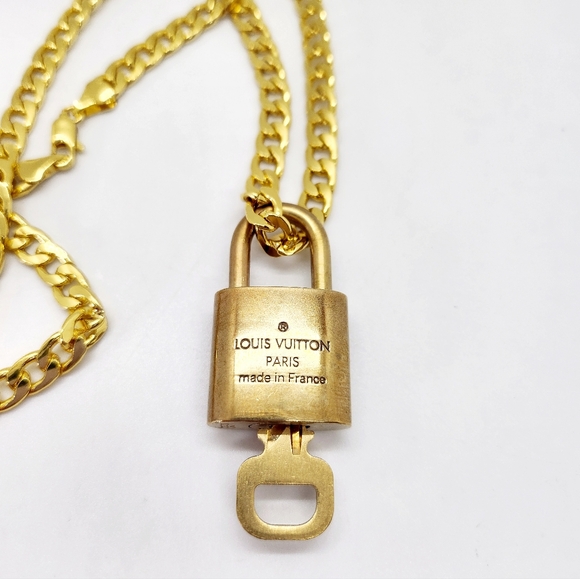 Louis Vuitton Lock & Key #339 On Gold Plated 18 Inch Chain With Box & Dustbag - Picture 4 of 7